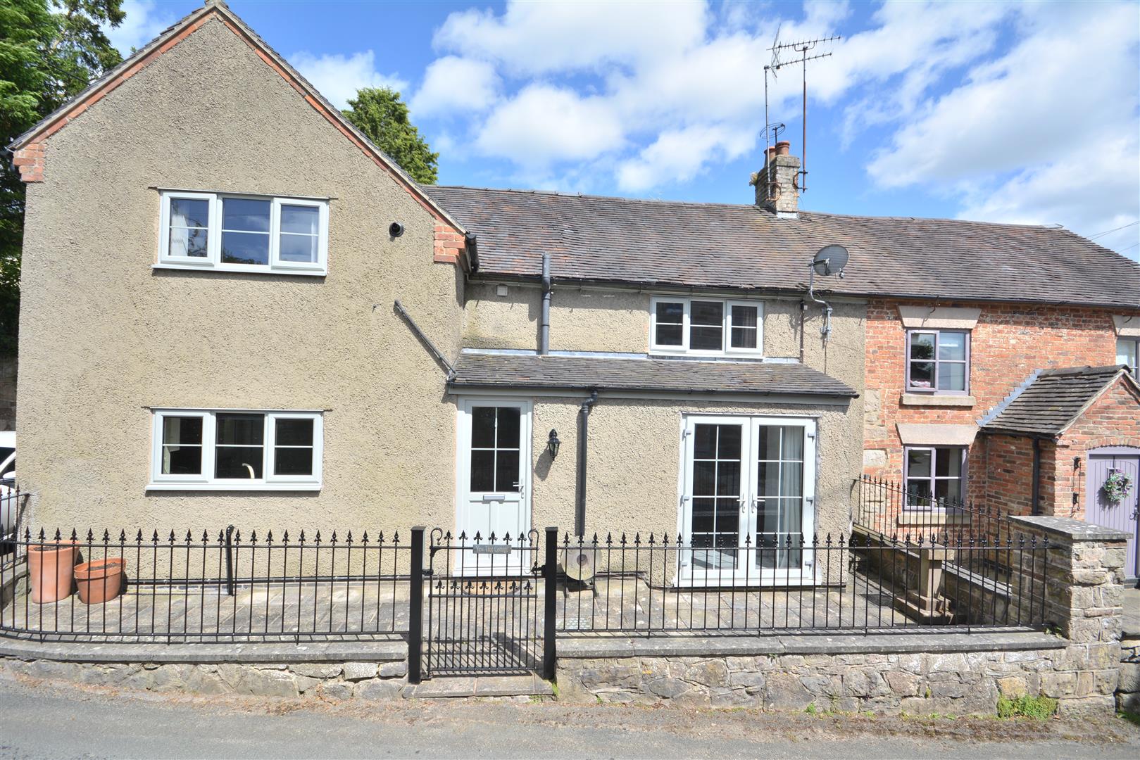 Yew Tree Cottage, Gallowstree Lane, Upper Mayfield, Ashbourne, DE6 2HQ Banner